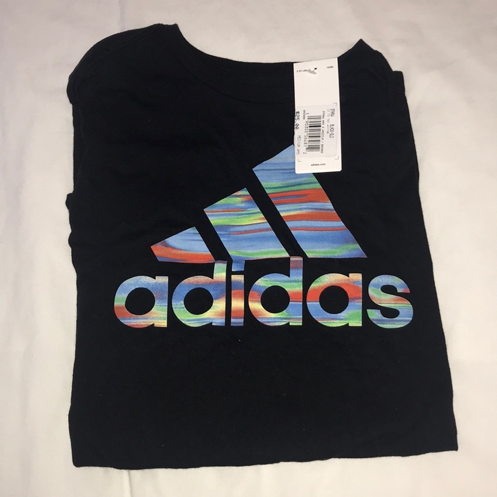 Cool new!! Adidas short sleeve logo tee